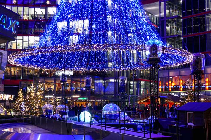 fabelhafte weihnachten im sonycenter 2015 blaue glockenfoermige 