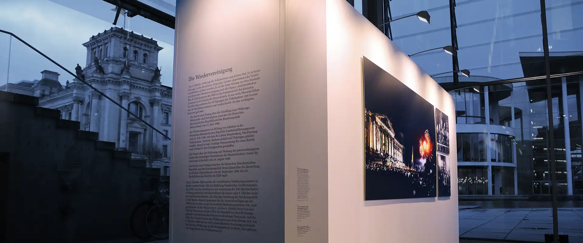 Ausstellung 10. Volkskammer der DDR im Mauermahnmal 2